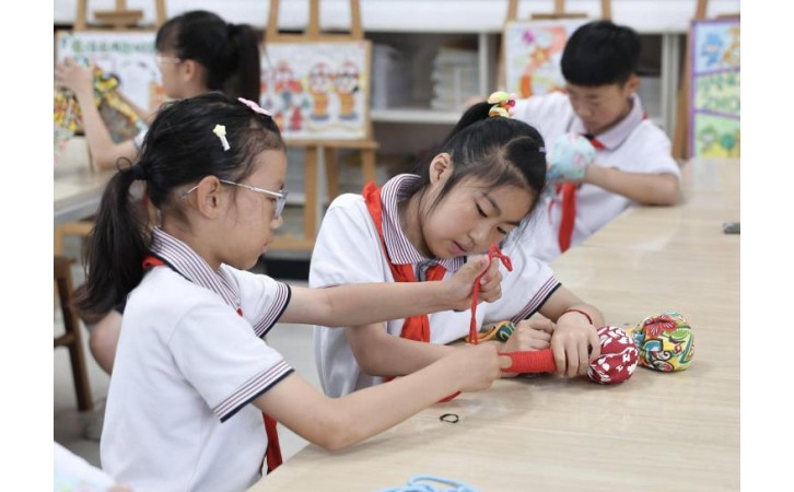 苏州三六六青少年古法艾草锤DIY手工
